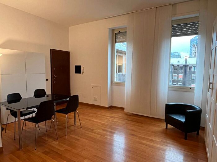 Appartamento monolocale in affitto in Via Vittor Pisani, Centrale, Milano