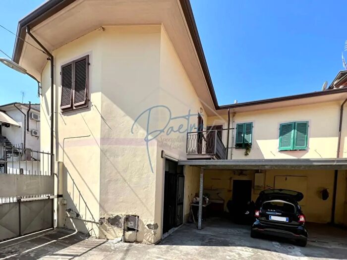 Casa con 7 locali in vendita in Elia, Massa