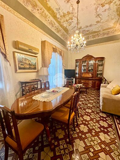 Appartamento quadrilocale in vendita in Via Vito La Mantia, Palermo