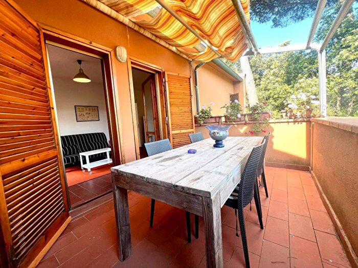 Appartamento trilocale in affitto in Viale del Tirreno, Tirrenia, Pisa