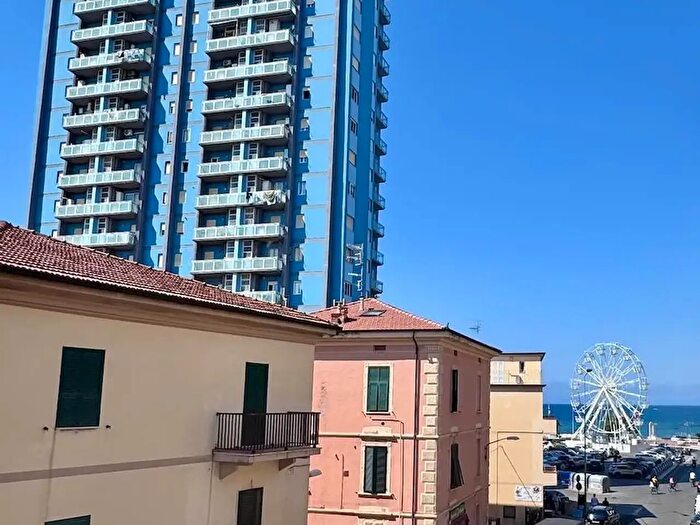 Appartamento con 5 locali in vendita in Follonica
