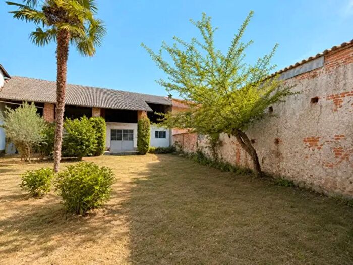 Casa con 6 locali in vendita in Via Leonardo Walter Manzone, Vercelli