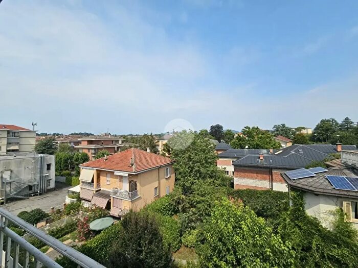 Appartamento trilocale in affitto in Via Levi, Chieri