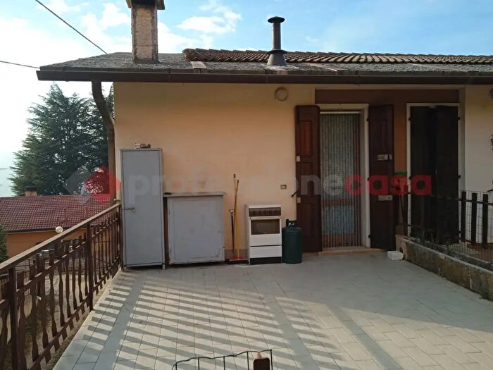 Appartamento bilocale in affitto in Contrada Zanini, Bosco Chiesanuova