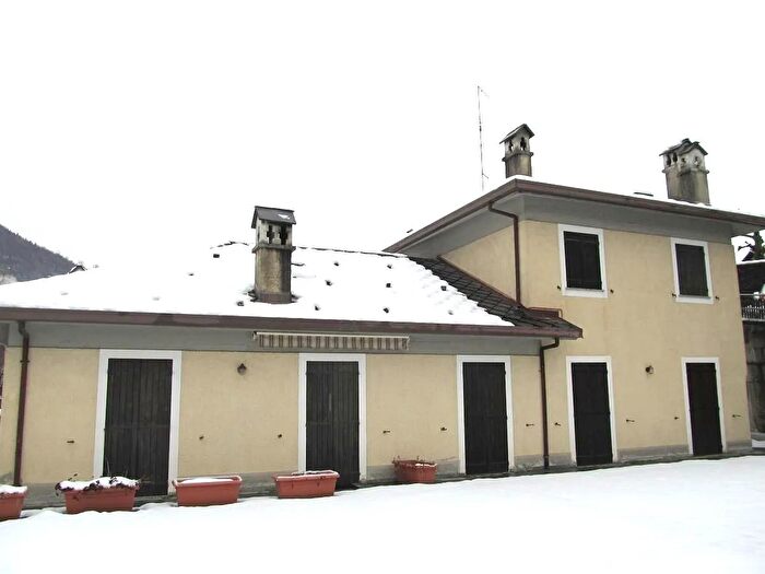 Appartamento in vendita in Teglio