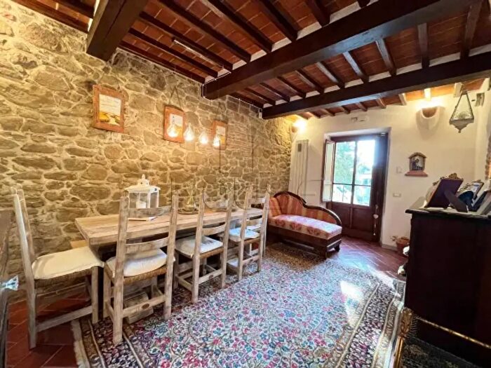 Appartamento trilocale in vendita in Via Santa Maria della Pace, Monte San Savino