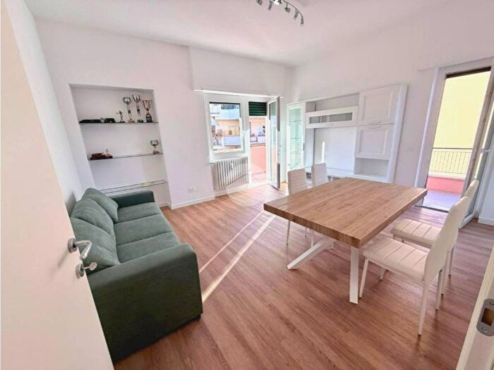 Appartamento trilocale in affitto in Via Della Cisa, Città Giardino, Roma