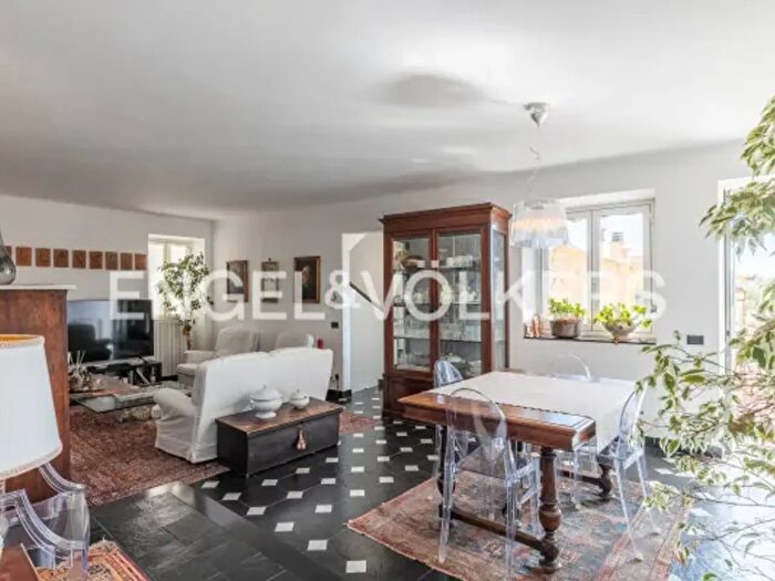 Casa con 5 locali in vendita in Via Fontana, Imperia