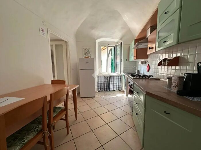 Appartamento quadrilocale in vendita in Via Dante Alighieri, Dolceacqua