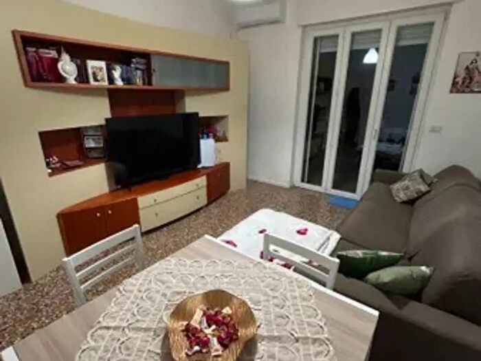 Appartamento trilocale in vendita in Via Magenta, Cornaredo