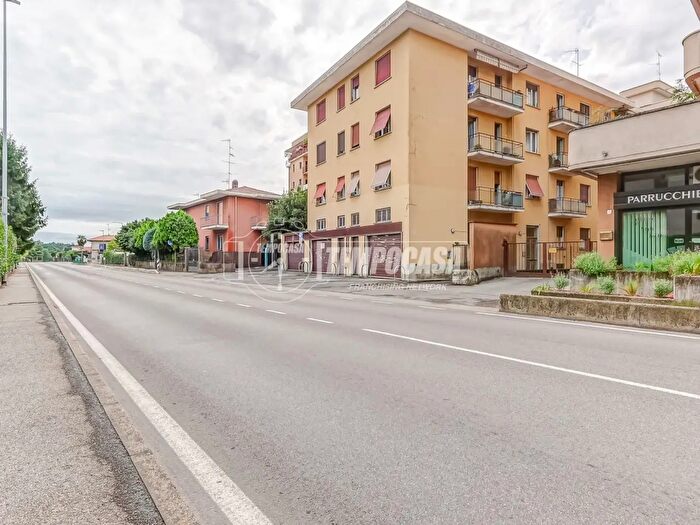 Appartamento trilocale in vendita in Corso della Repubblica, Somma Lombardo