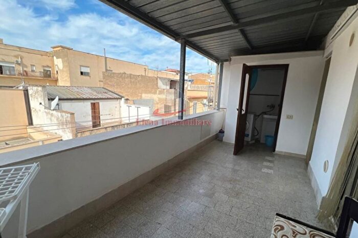 Appartamento con 10 locali in vendita in Alcamo