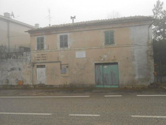 Casa con 6 locali in vendita in Via Montegrappa, Jesi