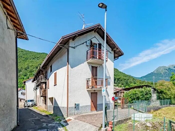 Appartamento bilocale in vendita in Via Brigata Lupi di Toscana, Sant'Omobono Terme