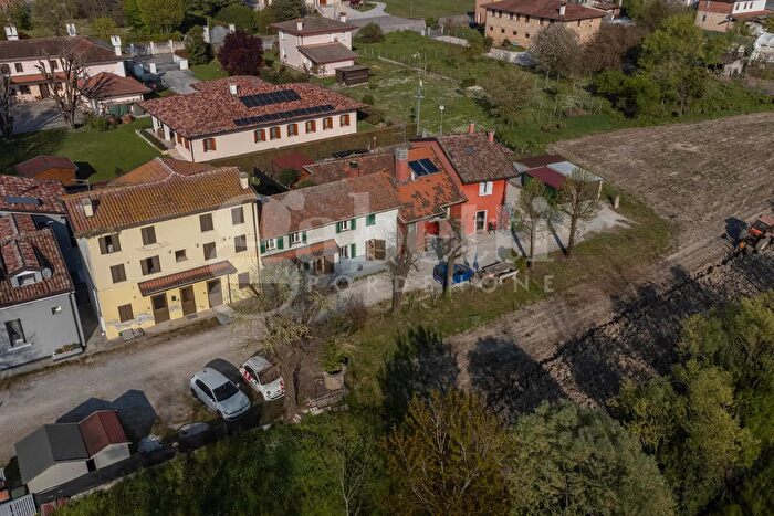 Casa quadrilocale in vendita in Via Mure, Pasiano Di Pordenone