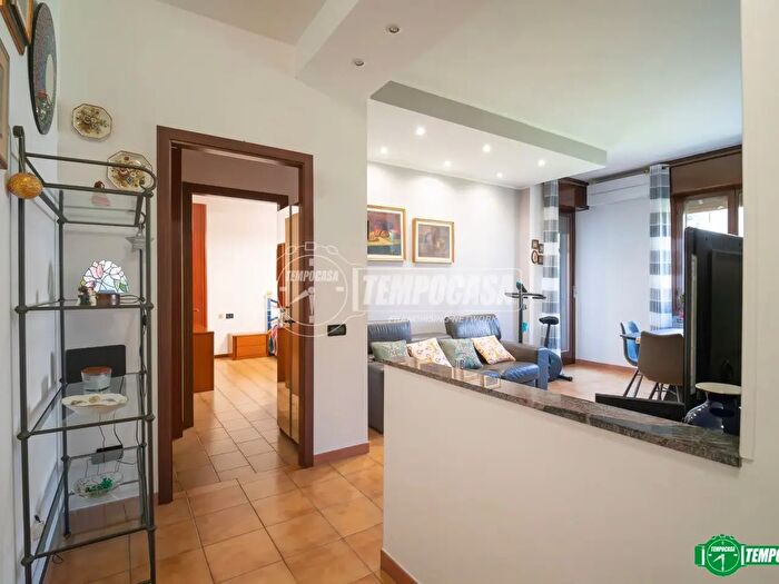 Appartamento trilocale in vendita in Via Novara a, Nova Milanese