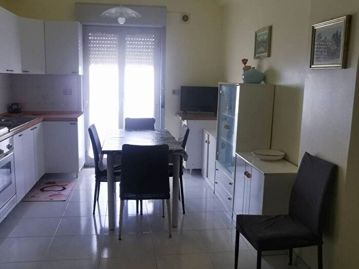 Appartamento trilocale in affitto in Via Massimiliano Regis, Centro, Milazzo