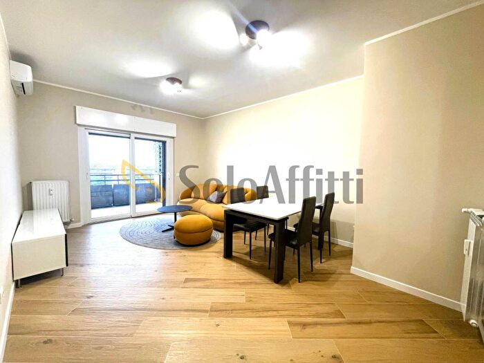 Appartamento trilocale in affitto in Via Fiume delle Perle, Torrino, Roma