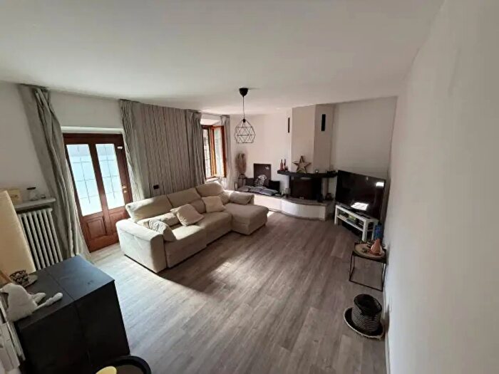 Appartamento trilocale in vendita in Via Vittorio Emanuele II, Oltrona Di San Mamette