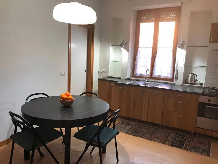 Appartamento trilocale in affitto in Via Giulio Romano, Milano