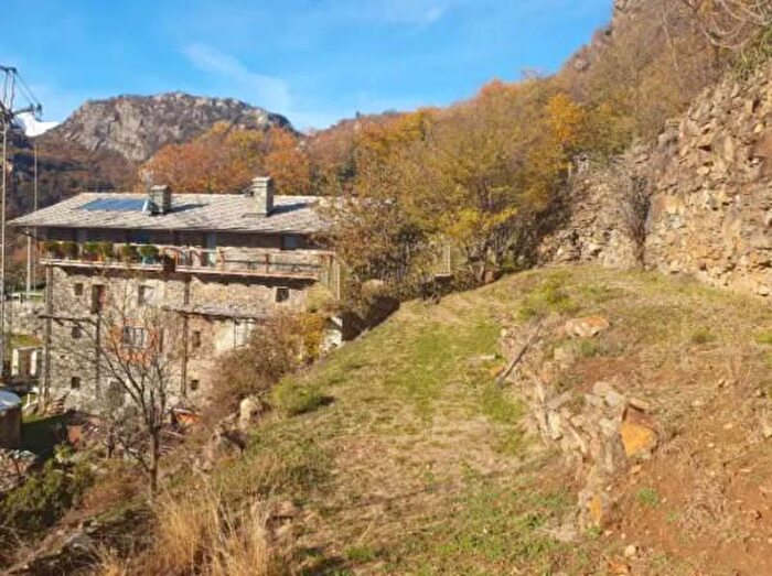 Casa monolocale in vendita in Via Artada, Donnas