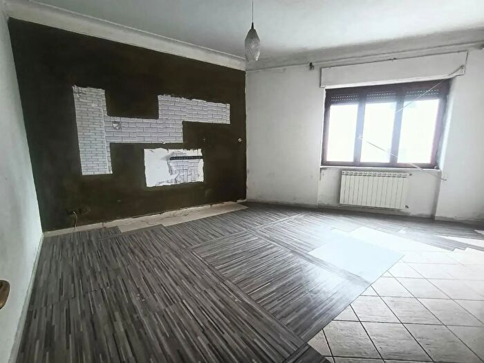 Casa con 8 locali in vendita in Azza Gino Lucet, Carrara