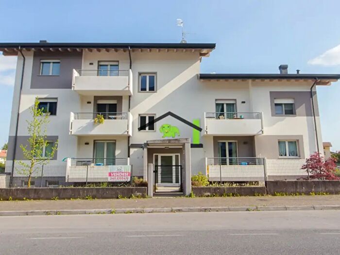 Appartamento quadrilocale in vendita in Via Vittorio Emanuele, Maniago