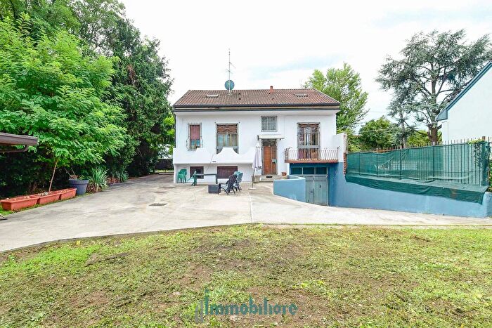 Casa quadrilocale in vendita in Via Mario Bettega Lissone, Lissone