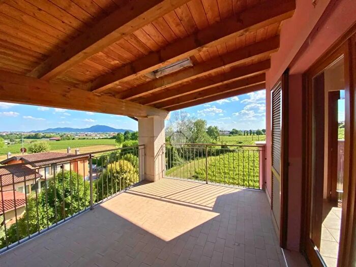Appartamento trilocale in vendita in Via Colzano, Capriolo