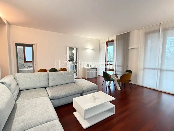 Appartamento trilocale in vendita in Via degli Alpini, Merate