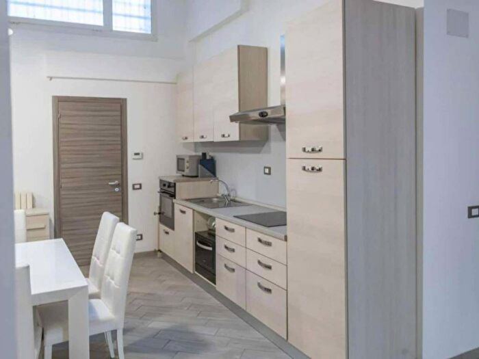 Appartamento quadrilocale in affitto in Corso Genova, Milano