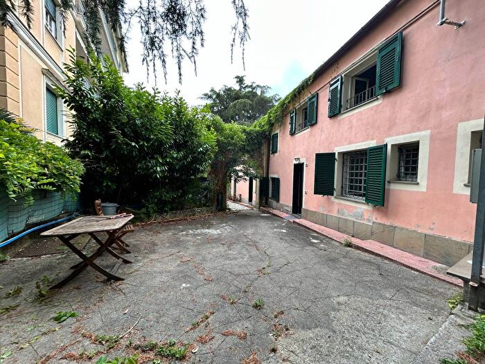 Appartamento con 5 locali in affitto in Via San Luca d'Albaro, Albaro, Genova