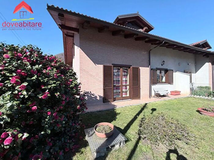 Casa con 6 locali in vendita in Via Galileo Ferraris, Villar Perosa