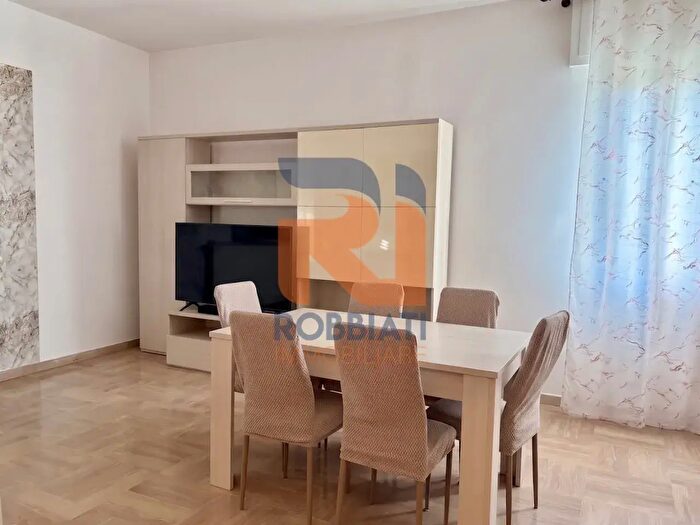 Appartamento trilocale in affitto in Via Brichetti, Pavia