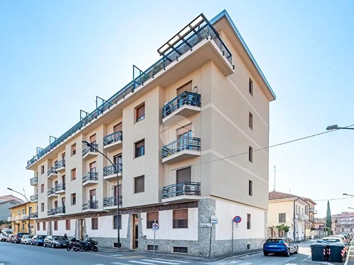 Appartamento trilocale in vendita in Via Costa, Grugliasco