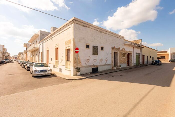 Appartamento trilocale in vendita in Via Regina Giovanna, Manduria