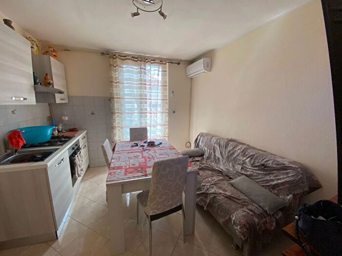 Appartamento quadrilocale in vendita in Via Testulla, Catania