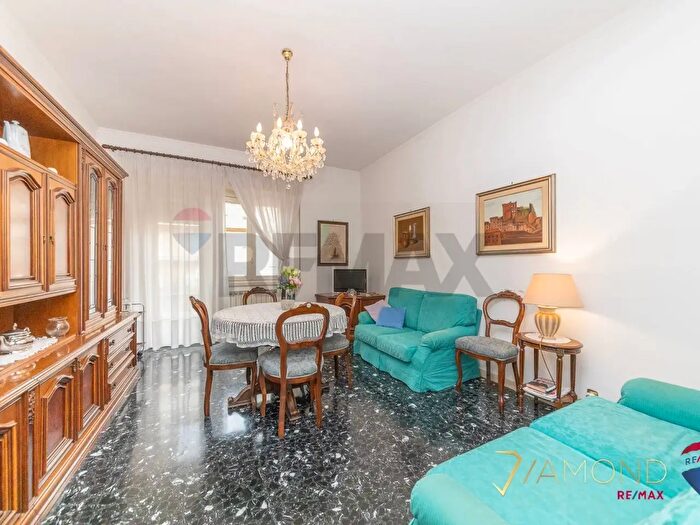 Appartamento trilocale in vendita in Roma