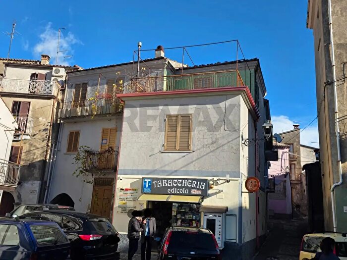 Casa con 10 locali in vendita in Via Camillo Benso Conte di Cavour, San Sosti