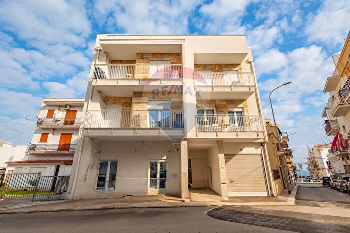 Appartamento trilocale in vendita in Via Pasquale Mallardi, Polignano A Mare