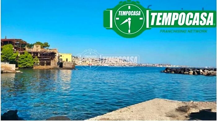 Appartamento con 5 locali in vendita in Via Ferdinando Russo, Napoli