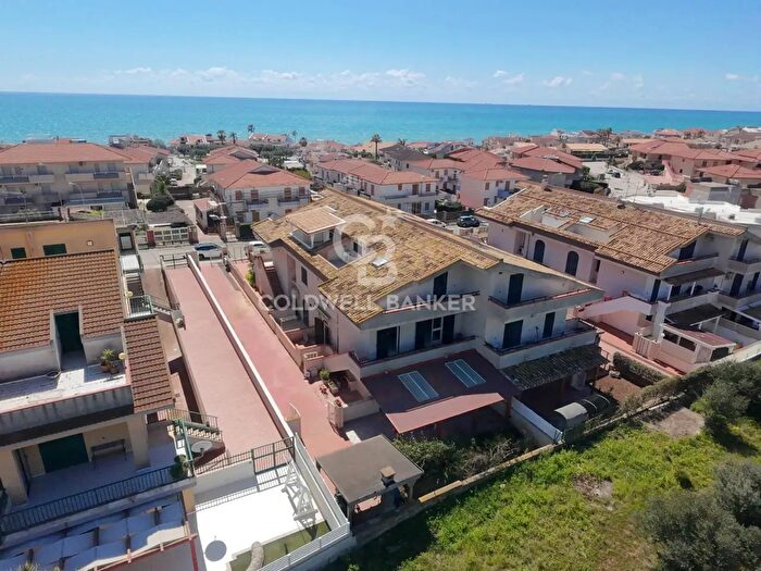 Appartamento quadrilocale in vendita in Via Fregene, Ragusa