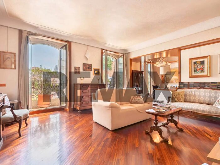 Appartamento con 5 locali in vendita in Via dell'Unione, Milano