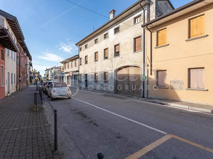 Casa con 6 locali in vendita in Via Vittorio Emanuele, Teglio Veneto