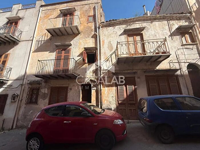Appartamento trilocale in vendita in Via Vittorio Emanuele Orlando, Carini