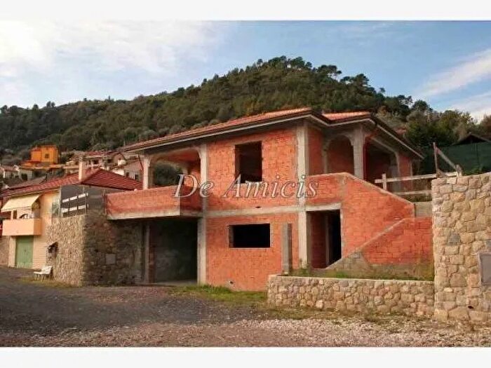 Casa trilocale in vendita in Camporosso