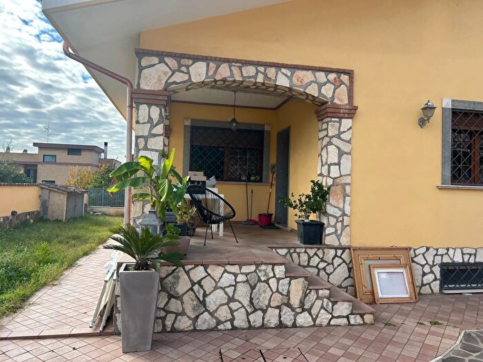 Casa trilocale in vendita in Via Stefano Assemani, Roma