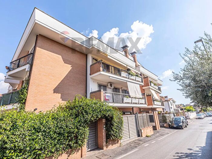 Appartamento bilocale in vendita in Via Aldo Moro, Marino