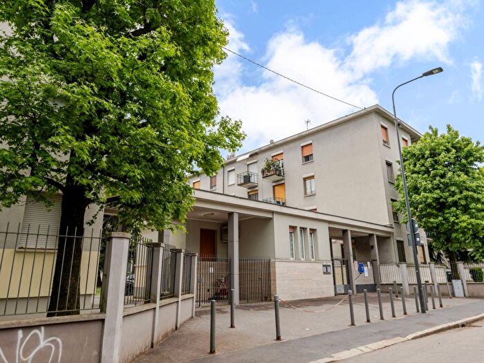 Appartamento trilocale in affitto in Via Assietta, Affori, Milano