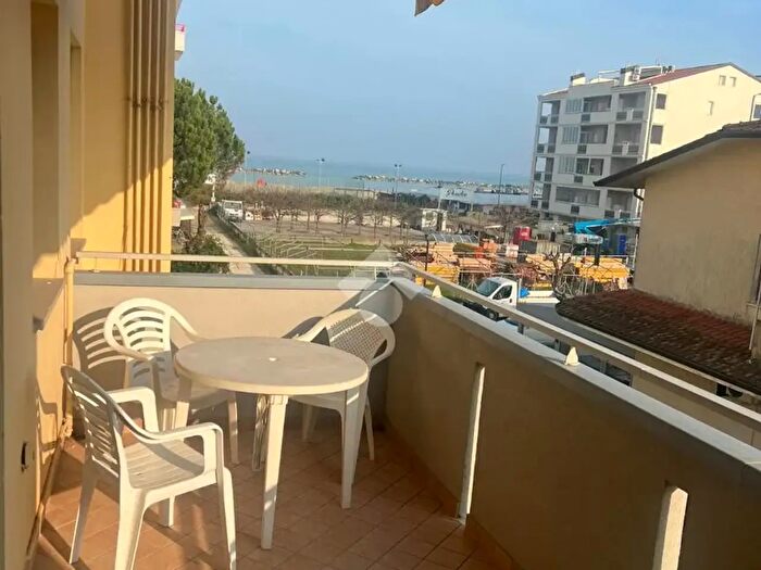 Appartamento trilocale in vendita in Viale Romagna, Ravenna